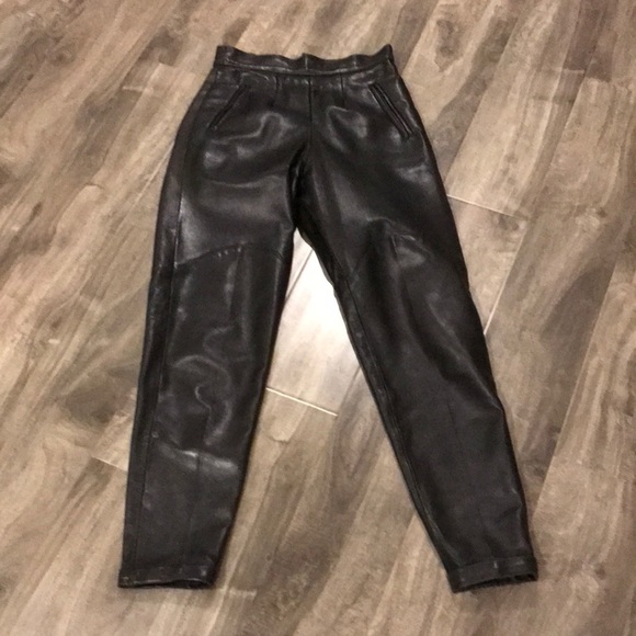 ❤️🔥 - Vintage high rise thick lambskin leather pants - estimated 4 - Picture 10 of 17
